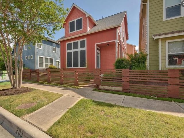 1601 Miriam Ave Unit #203