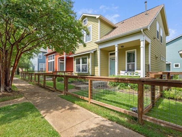 1601 Miriam Ave Unit #204