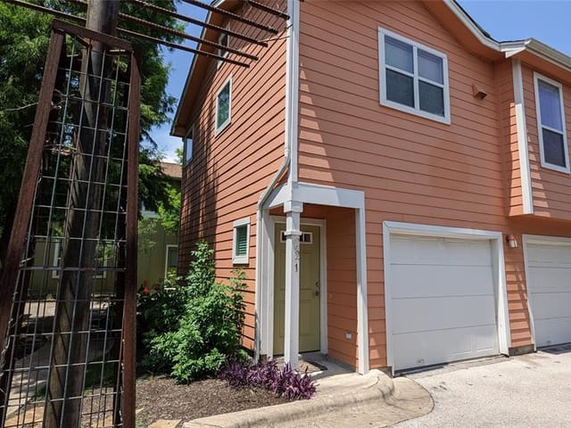 1601 Miriam Ave Unit #221