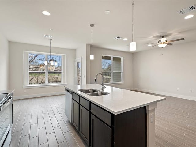 1601 Roseburg Dr