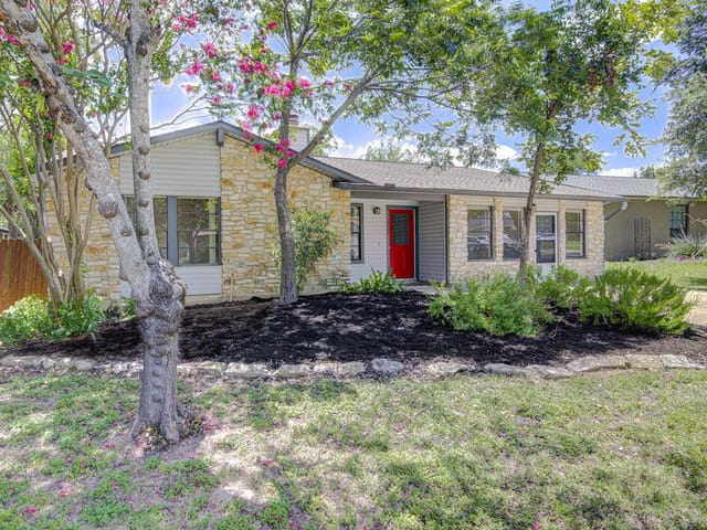 1603 Holstein DR
