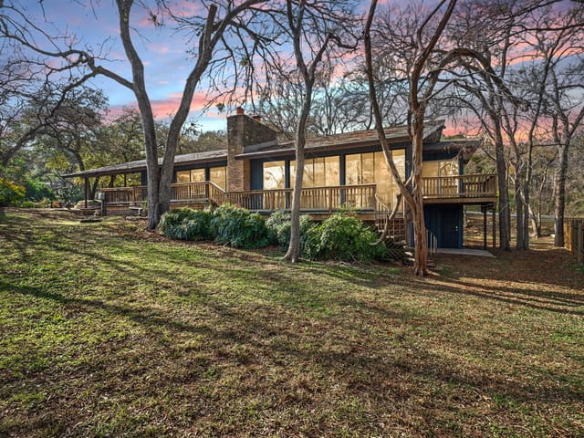1603 Westlake DR