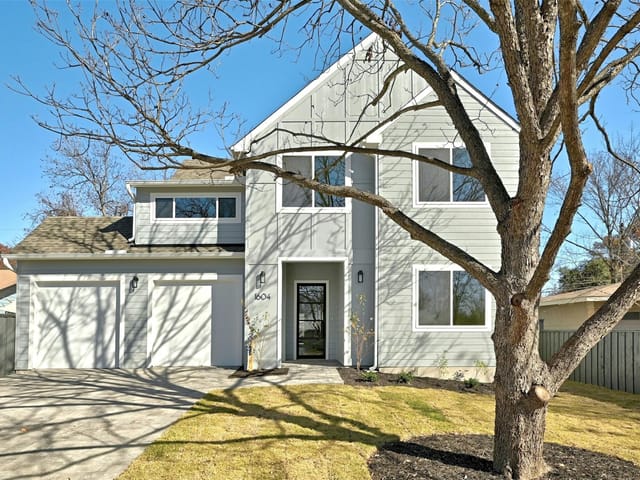 1604 Forest Hill Dr