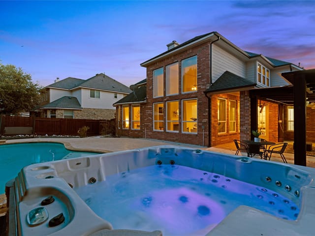 1604 Tahoka Daisy DR