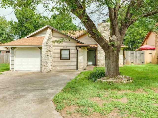 16041  Stoneham Cir
