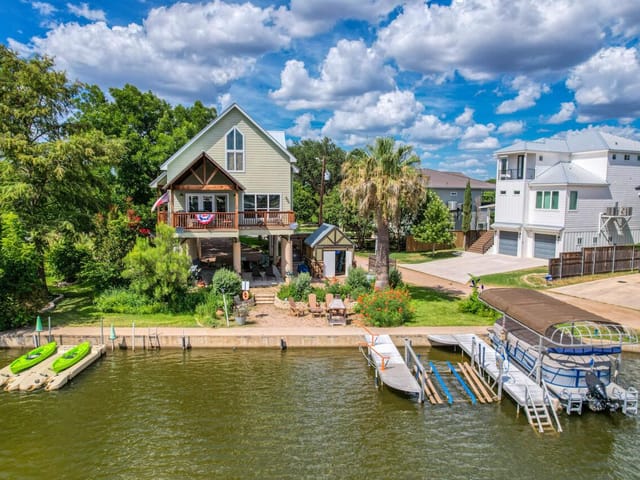 1605 Glencove DR