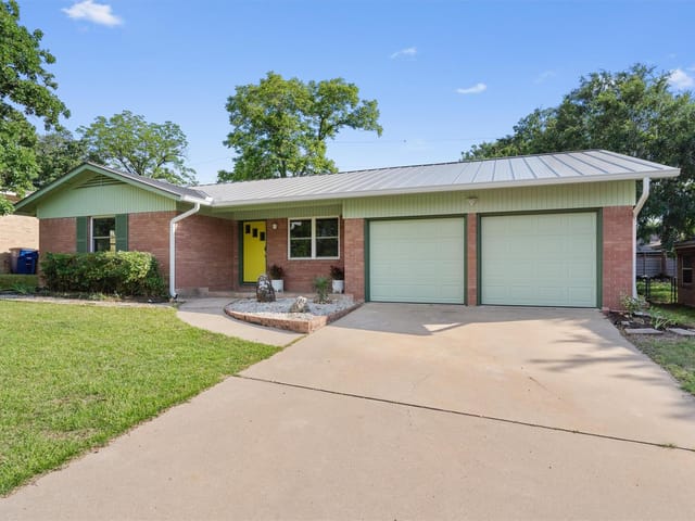 1605 Lupine Ln