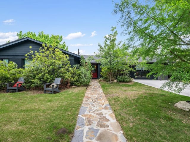 1607 Ashberry Dr