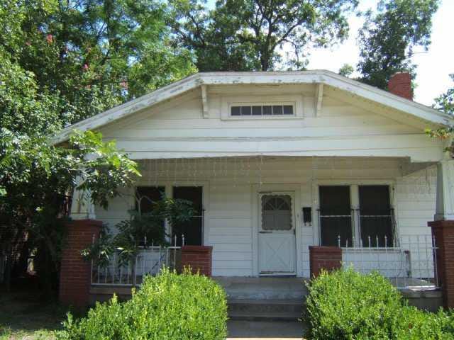 1607 E Cesar Chavez ST