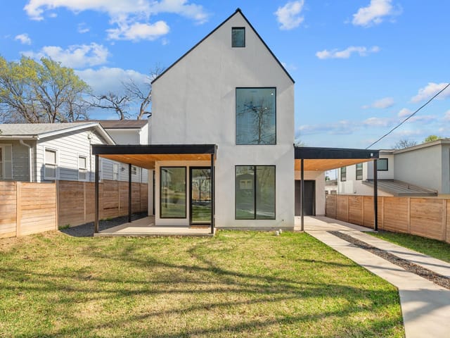 1608 Dexter ST
