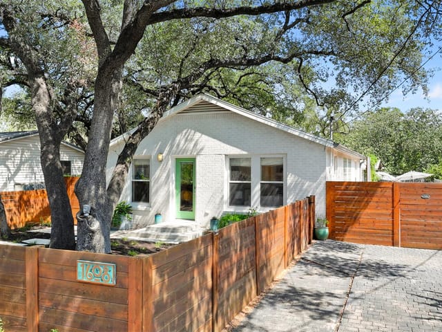 1608 Morgan LN