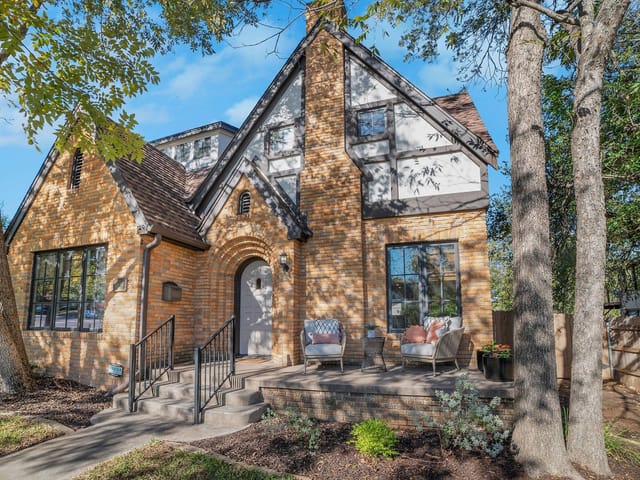 1608 Travis Heights Blvd