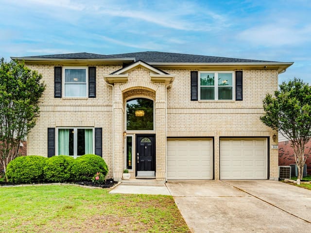 1608 War Horse Ln