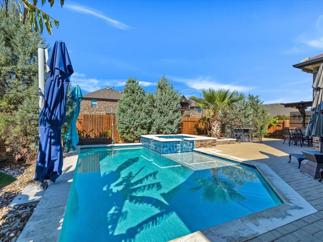 1609 Carmine Dr