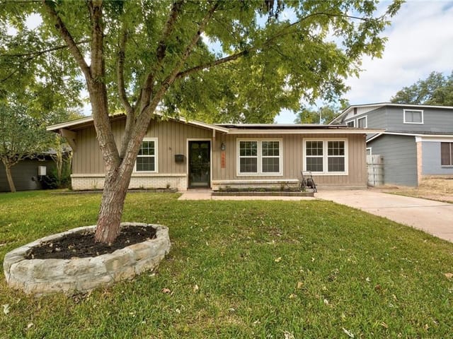 1609 Fair Oaks Dr