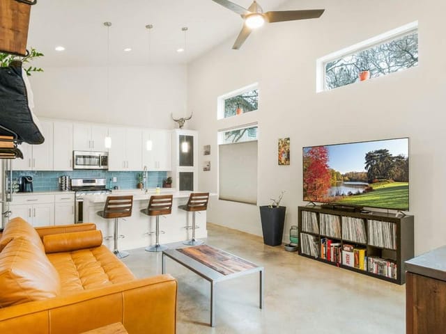 1609 J J Seabrook Dr Unit #B