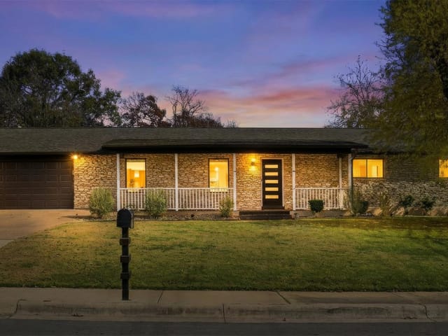 1609 Mesquite Ln