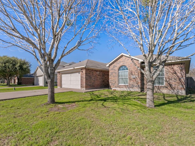 1609 Paint Brush Dr