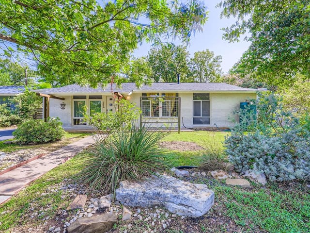 1610 Broadmoor DR