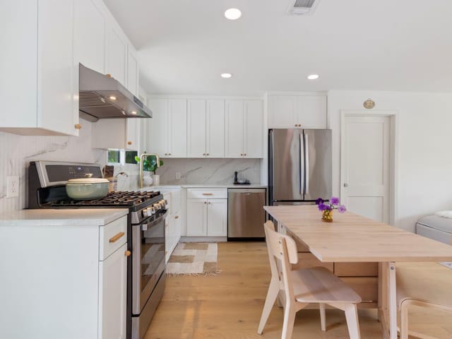 1610 Corona DR