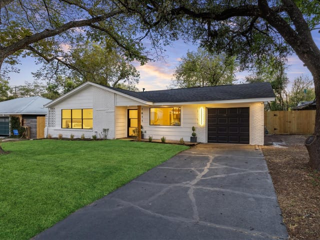 View 1611 Ridgehaven Dr 1611 Ridgehaven Dr, photo 1 of 6, Austin, TX