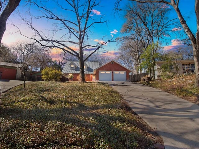 1611 Taylor Gaines St