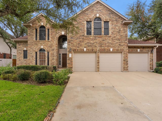16111 Braesgate Dr