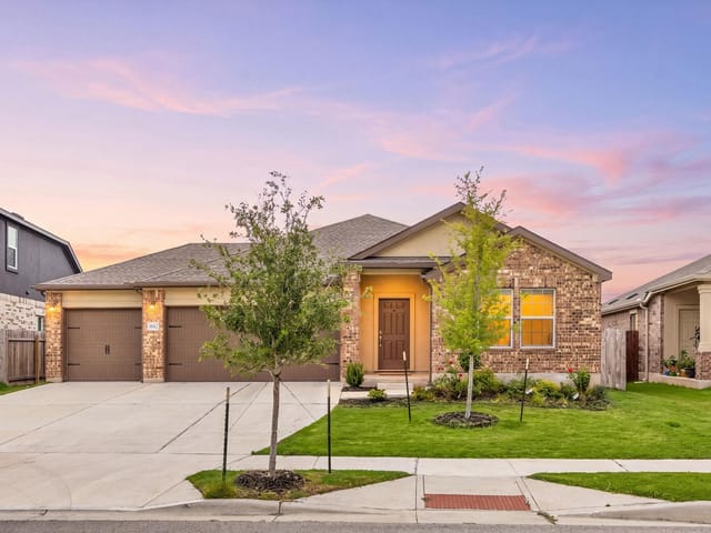 1612 Devine Lake BND