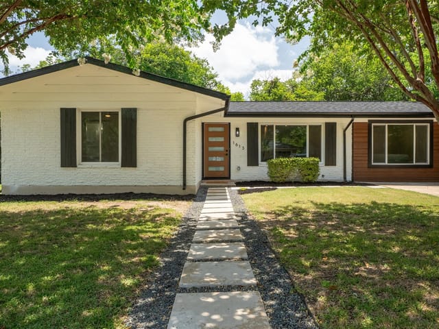 1613 Glencrest DR