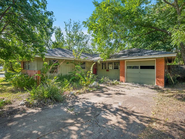 1613 Larkwood DR