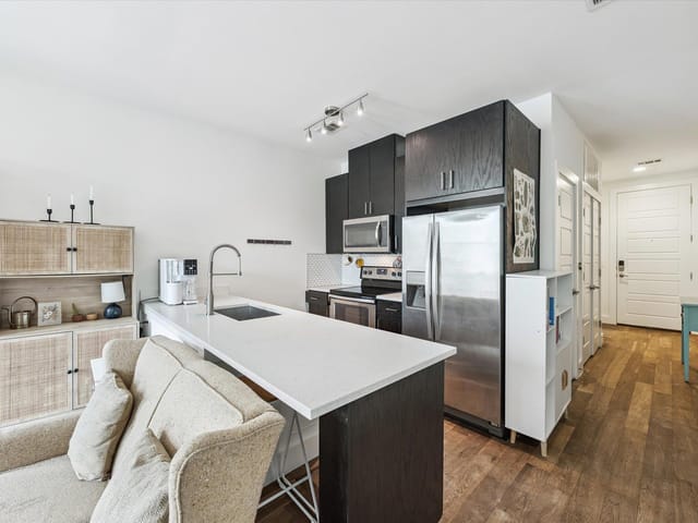 1615 E 7th ST Unit #306