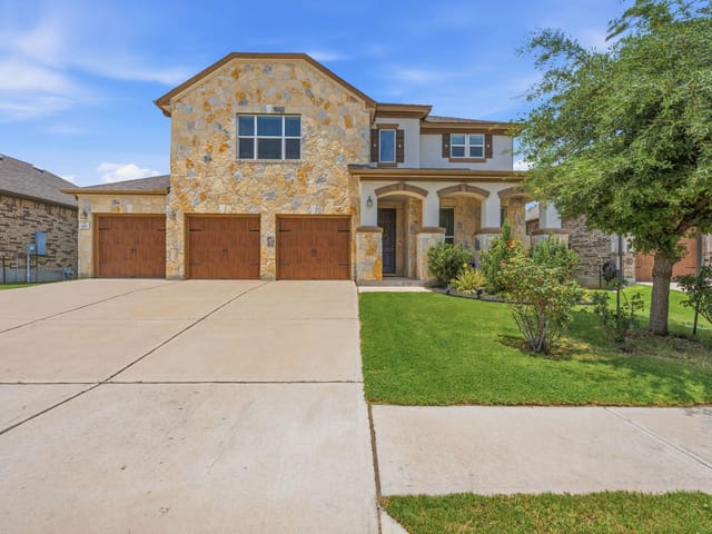 1617 Quynn LN