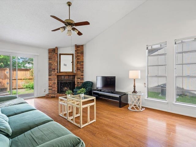 1617 W Braker LN Unit #B