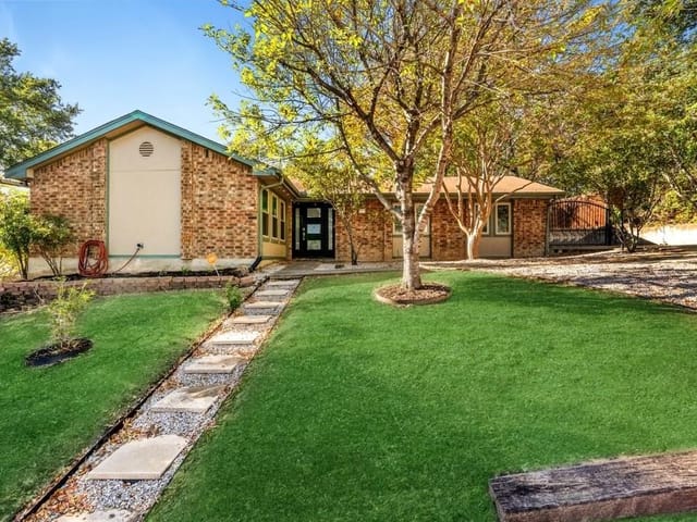 1619 Lupine LN