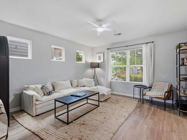 162 Friendship Oak DR