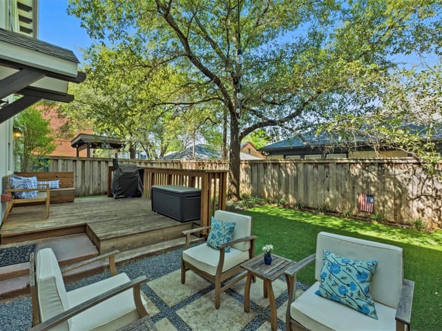 1621 Enfield RD Unit #E