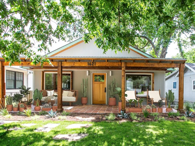 View 1621 Garden ST Unit #A in Riverside 1621 Garden ST Unit #A - front exterior - Luxury home in Riverside, Austin, TX