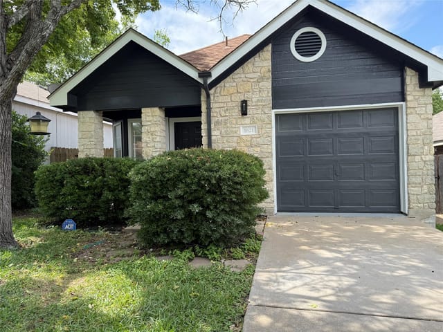 1621 Parkfield CIR