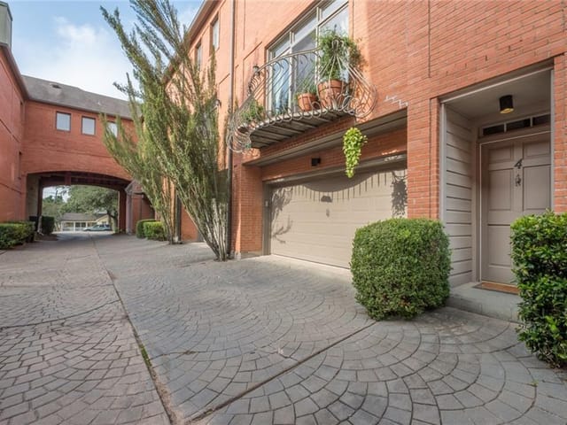 1626 Palma Plz Unit #4