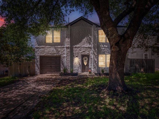 1626 Parkfield CIR