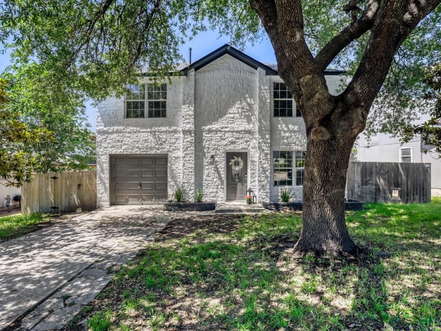 1626 Parkfield CIR
