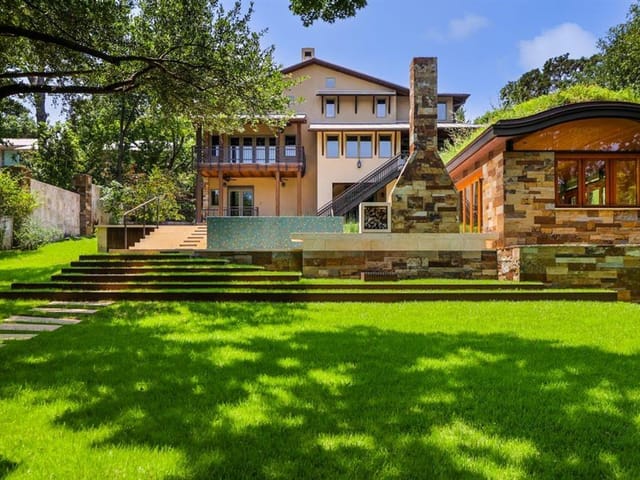 1629 Westlake Dr