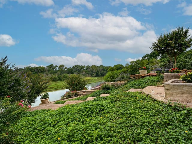 163 El Camino River RD