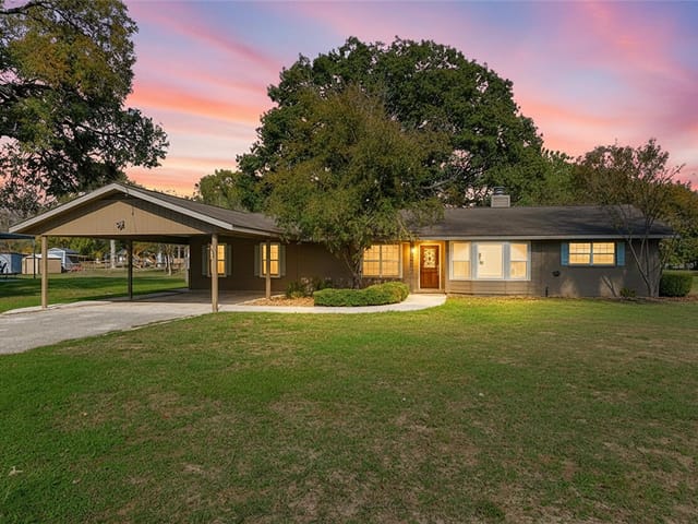 163 Lakeside DR