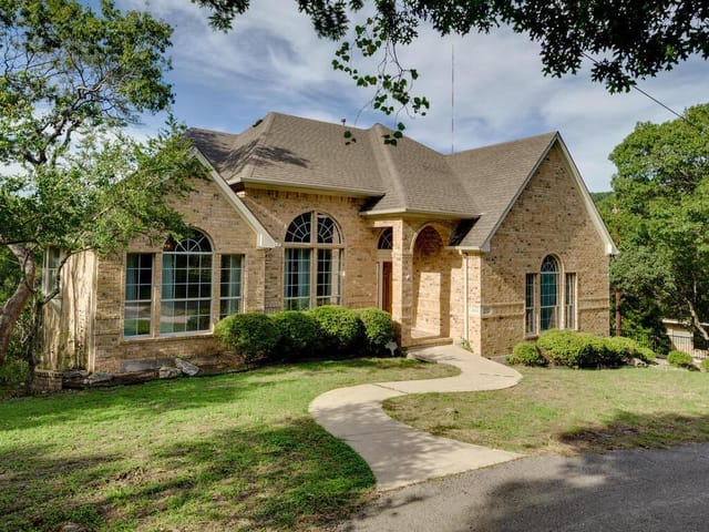 1635 Westlake Dr