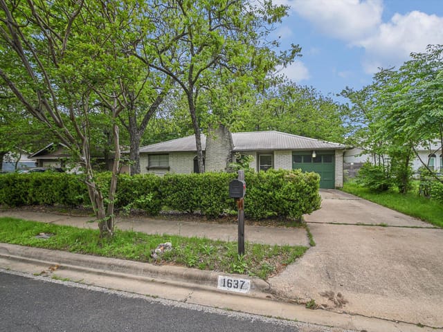 1637 Chippeway Ln