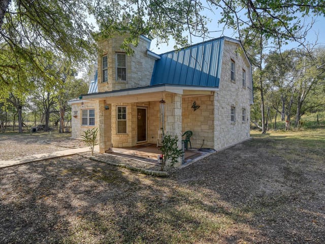 165 Thousand Oaks Dr