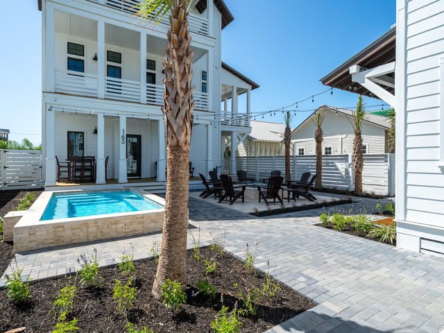 165 Triton LN