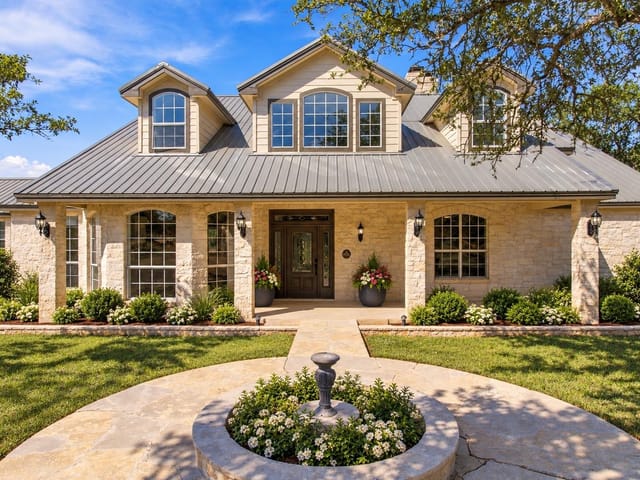 1651 Old Red Ranch RD