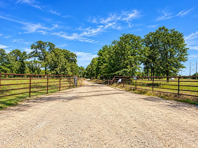 1673 Lange RD